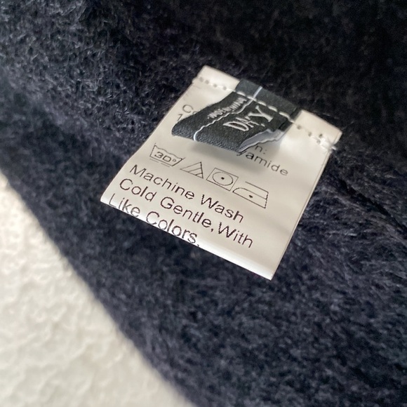 Dazy Christmas Embroidered Mock Neck Drop Shoulder Fluffy Knit Sweater Sz L NWOT - Picture 10 of 16